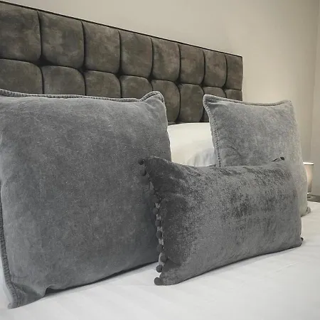 Apartment Moat View Free Parking, Ev Charging & Central York