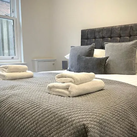 Apartment Moat View Free Parking, Ev Charging & Central